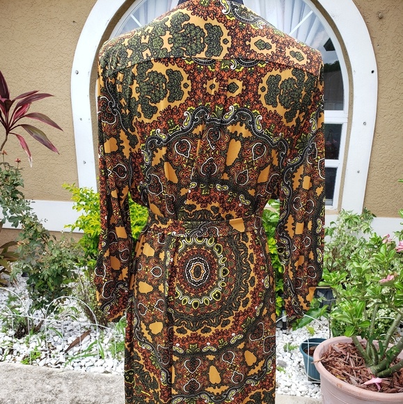 Mid length dress - Picture 6 of 8